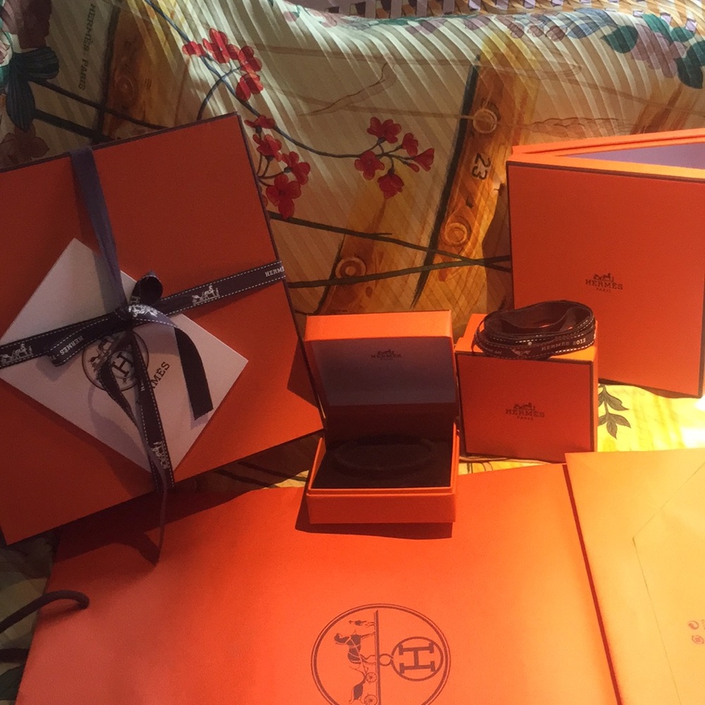 HERMES boxes, ribbons, receipt holder, & gift bag